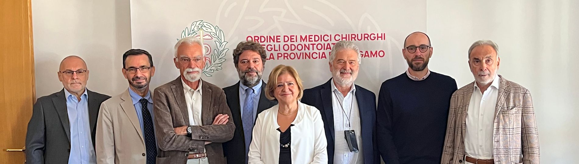 i rappresentanti delle Istituzioni che hanno sottoscritto il documento in una immagine di gruppo